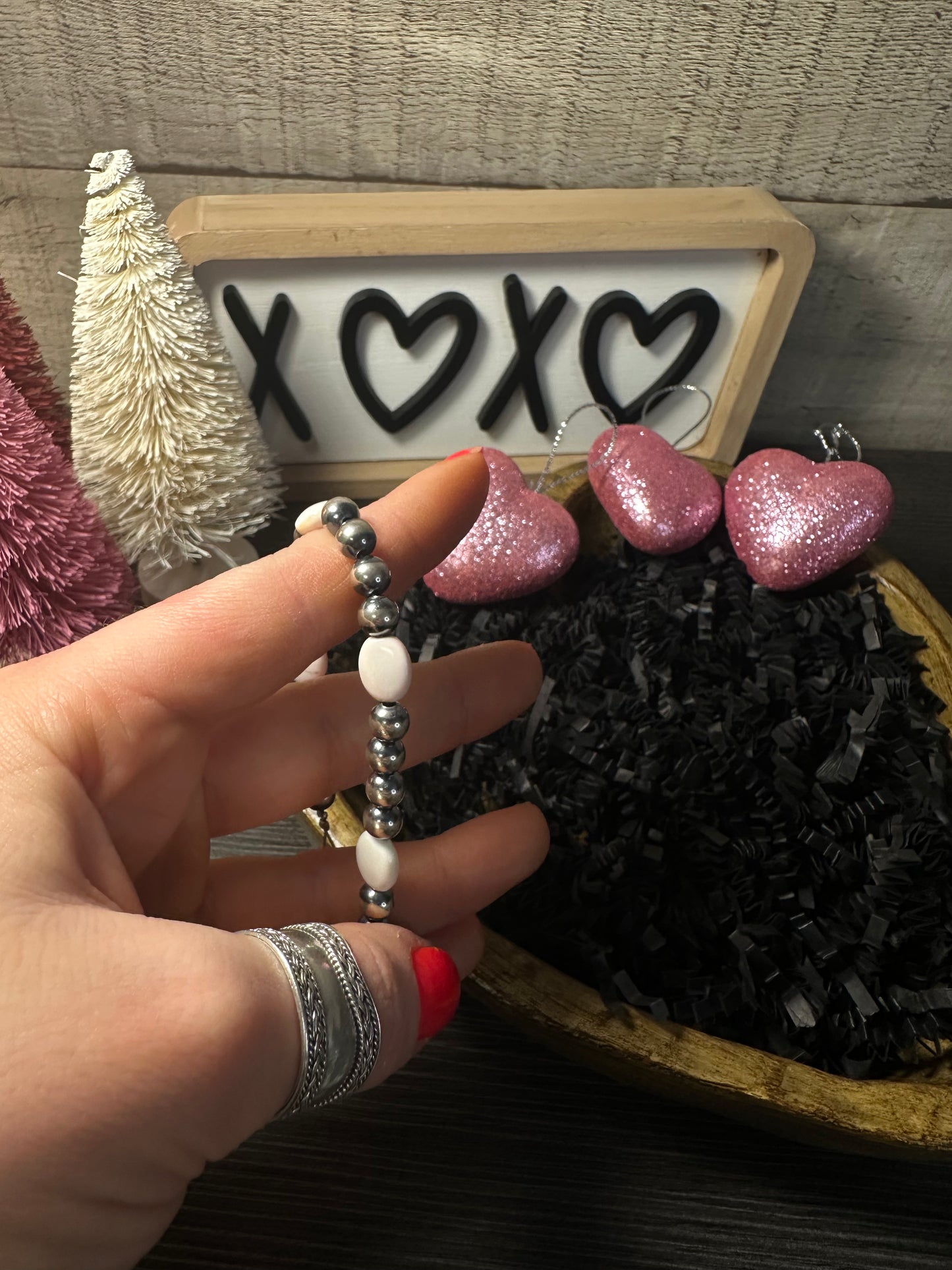 6mm Navajo Pearls with Pink Conch Bracelet