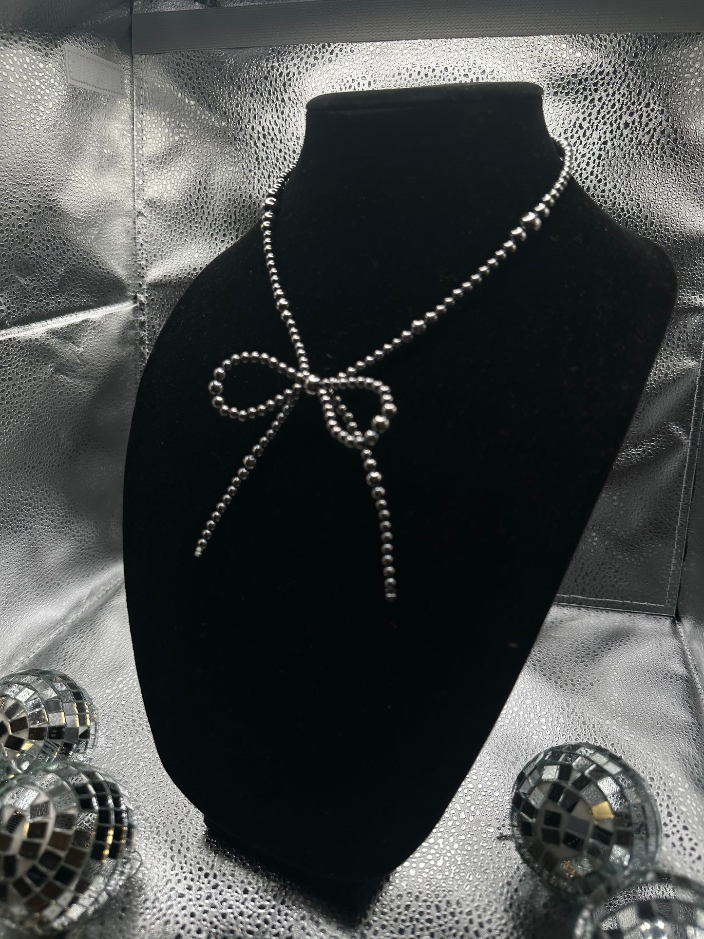 Graduated Bow Necklace